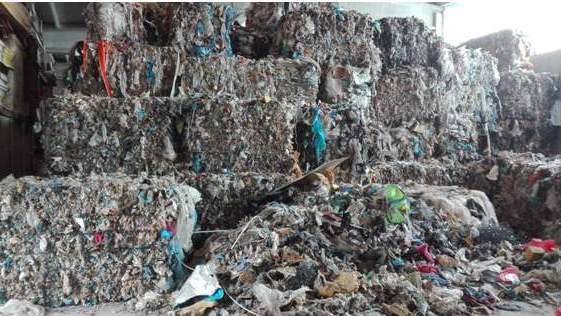 Scoperto a Sale un deposito di rifiuti plastici senza autorizzazioni
