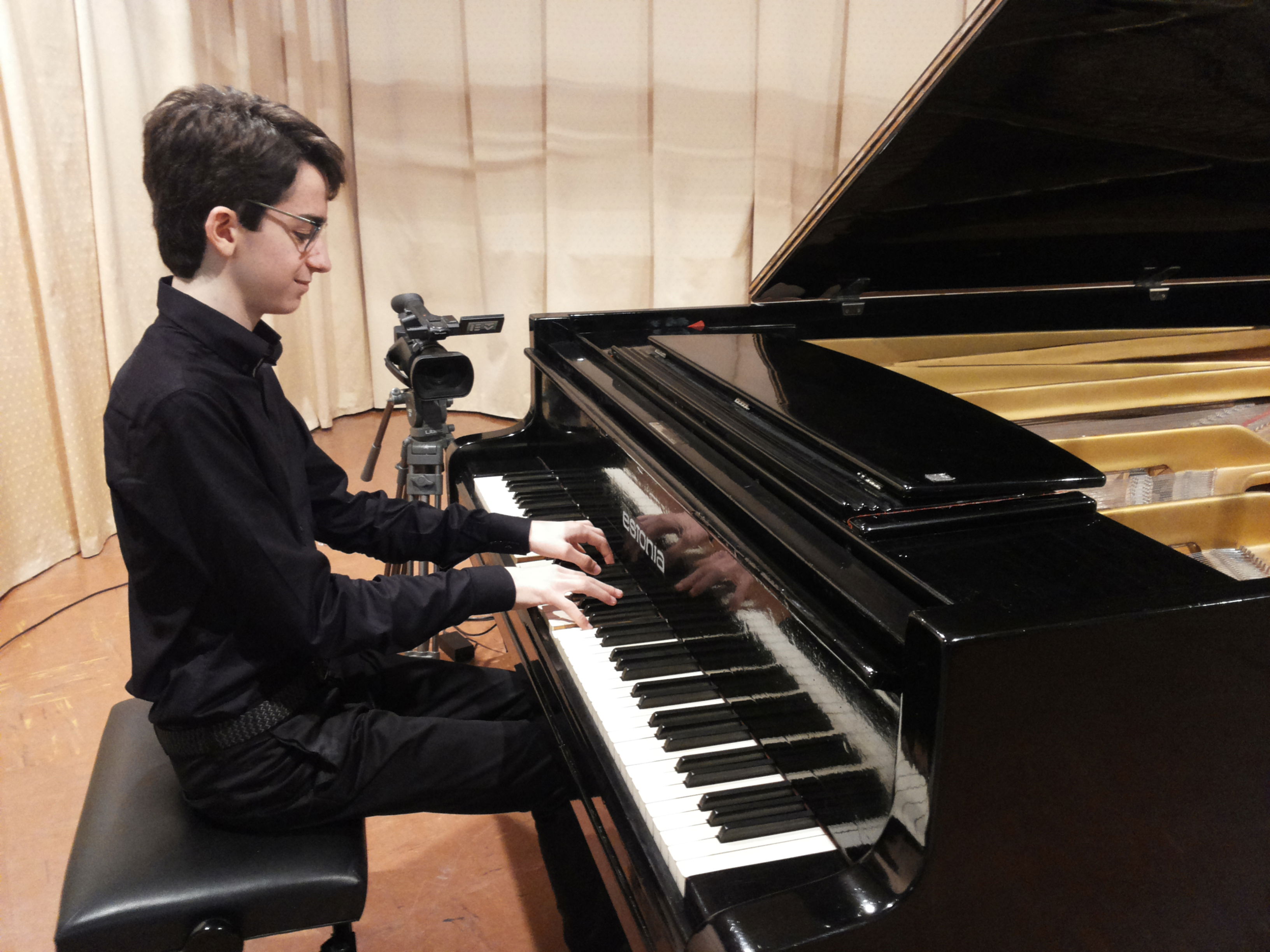 Il giovane pianista Alberto Maiorana suona al Parvum