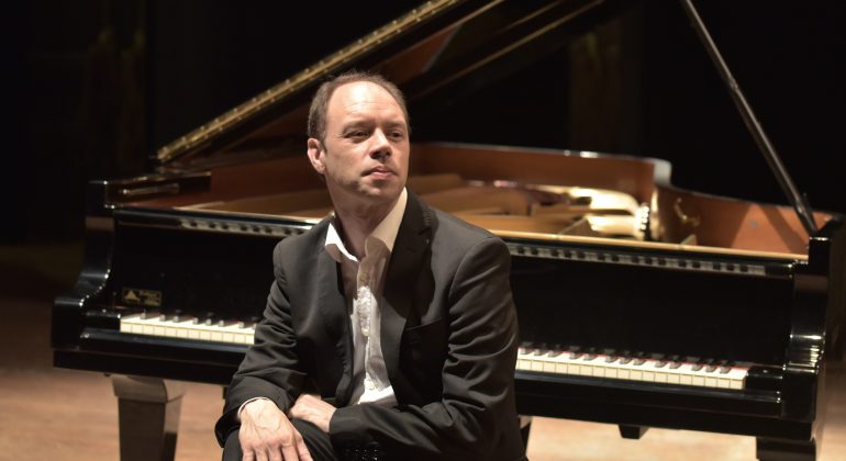 Al festival Echos si esibisce il noto pianista Olaf John Laneri