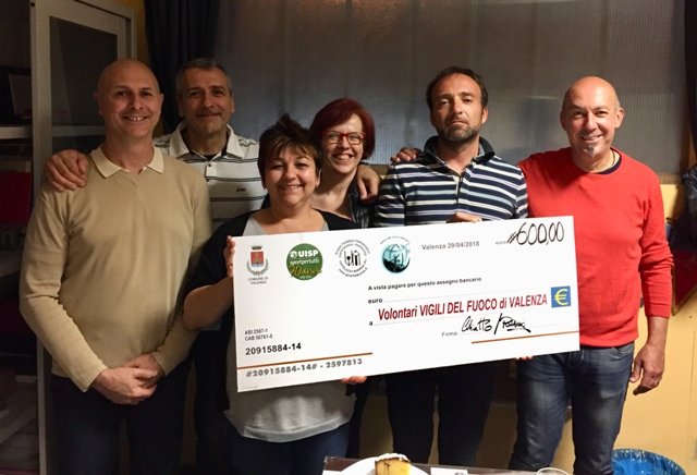 Camminata Alborella: consegnati 600 euro agli Amici dei Vigili del Fuoco