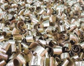 Rubano materiale metallico da un’azienda di Serravalle: arrestati