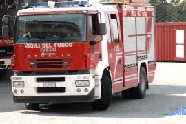 In fiamme un capannone edile ad Alluvioni Cambiò