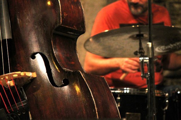 Tre musicisti di qualità chiudono “Impronte jazz” ad Acqui