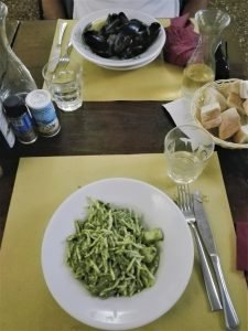 Cavour 21 - locali a Genova dove mangiare piatti tipici spendendo poco