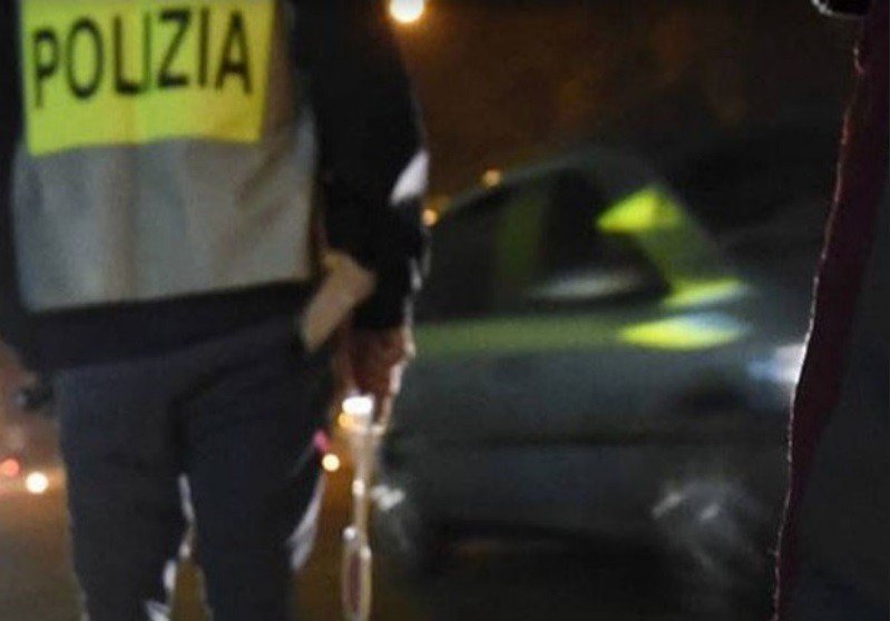 Controlli notturni lungo le strade: 4 persone denunciate