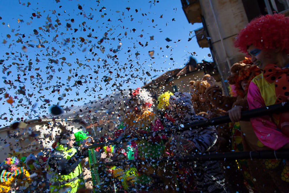La grande festa e i carri di Carnevale al quartiere Cristo di Alessandria