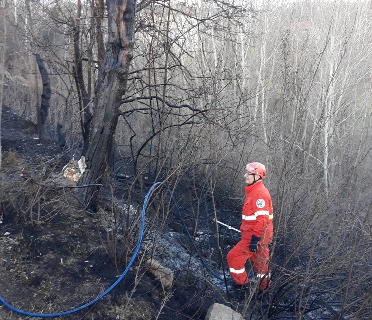 Vigili del Fuoco impegnati per un incendio nei boschi di Altavilla e Prasco