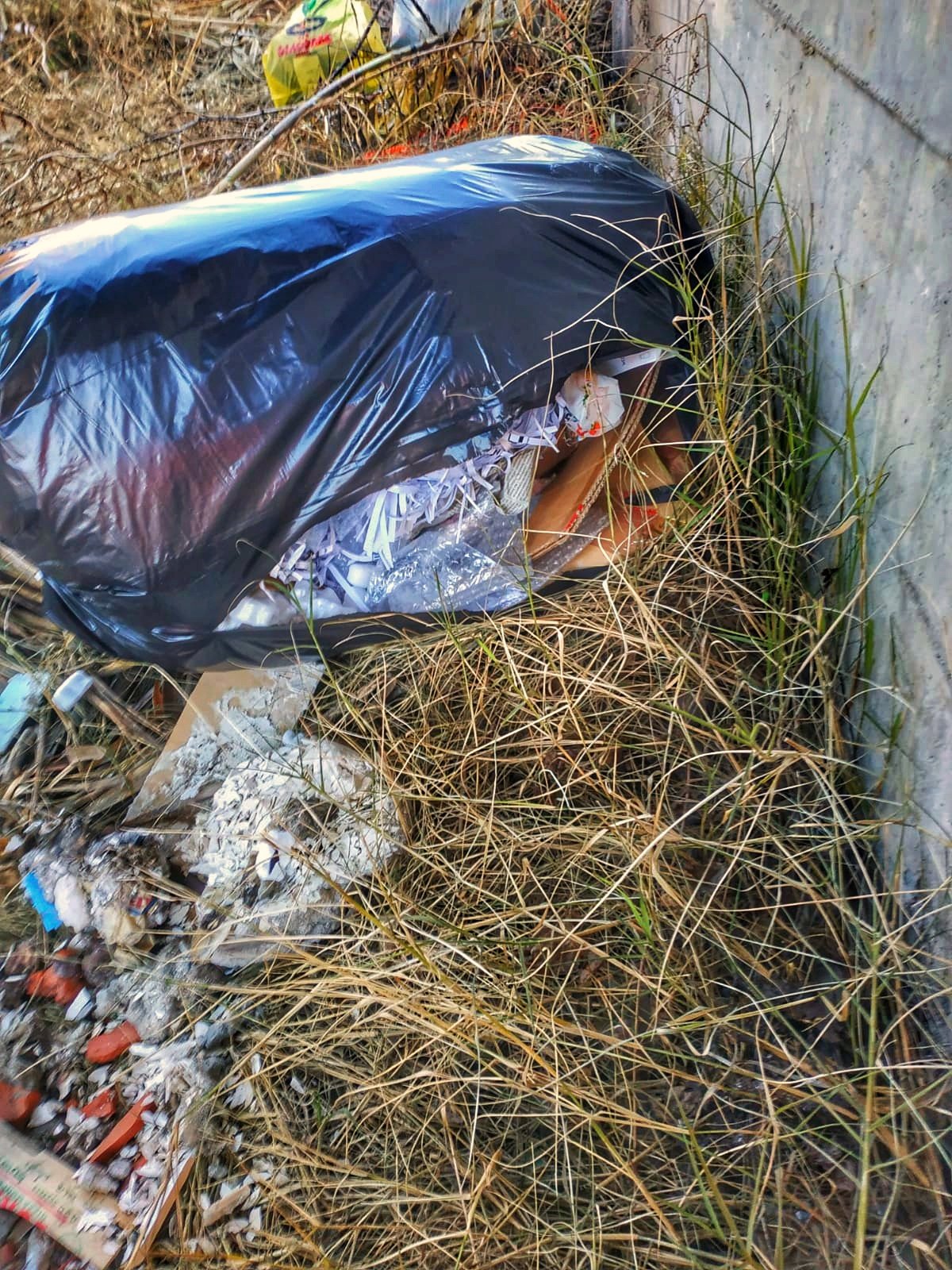 Salgono a 20 i “furbetti del sacchetto” beccati ad abbandonare rifiuti ad Acqui