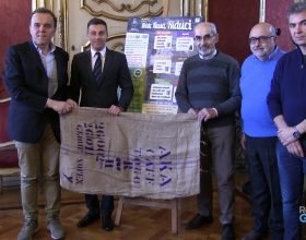Basta sacchi neri: Castelletto primo Comune italiano che sceglie la juta
