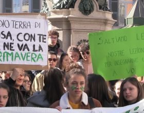 Fridays for future, anche ad Alessandria il corteo in centro: “Per il clima e contro l’alternanza scuola/lavoro”
