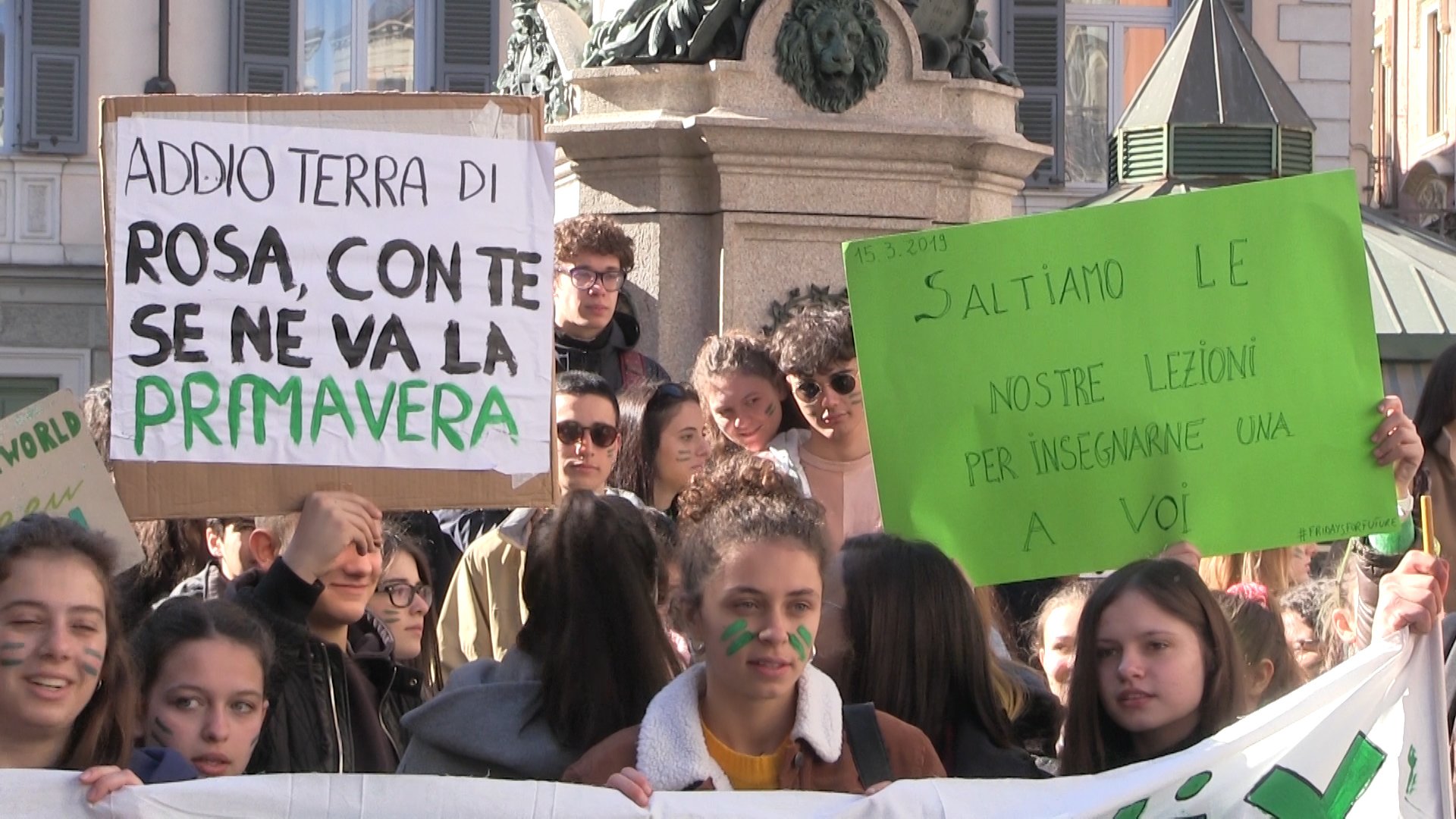 Fridays for future, anche ad Alessandria il corteo in centro: “Per il clima e contro l’alternanza scuola/lavoro”