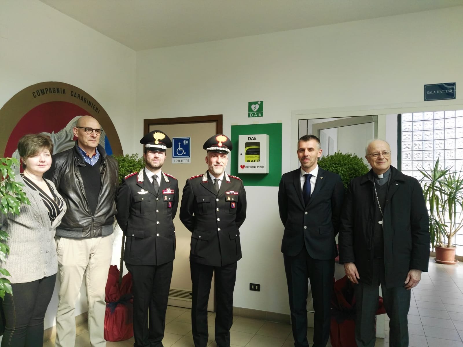 Carabinieri Acqui: il Rotary Club dona un defibrillatore alla caserma
