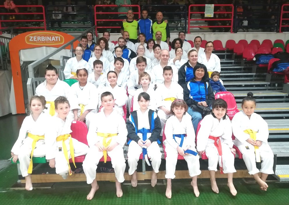 Karate: 15 podi per Yudanshakai San Salvatore al trofeo Pulmino Amico