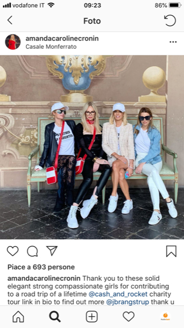 Visita a sorpresa di Paris Hilton alla Filarmonica di Casale Monferrato