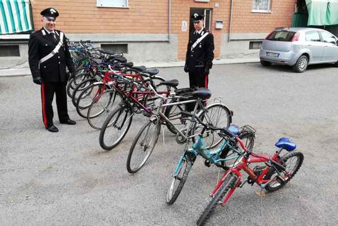 Trova la sua bici rubata on line e fa scoprire ai Carabinieri 17 bici di dubbia provenienza