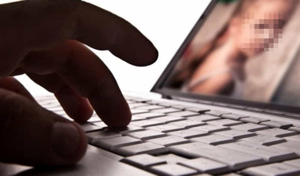 Maxi operazione contro pedopornografia online. Tra i 51 indagati 30 minorenni