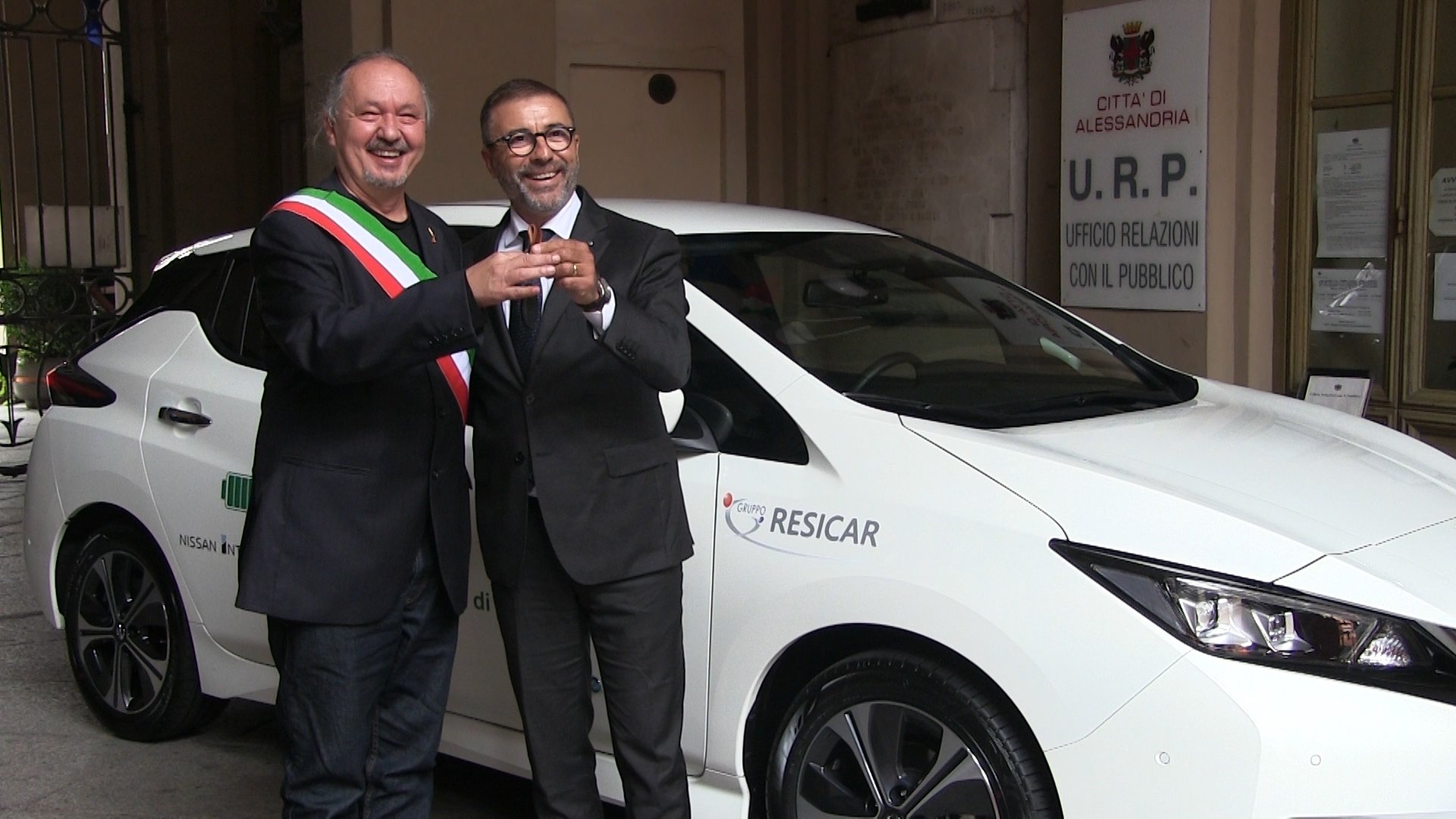 Al Comune di Alessandria la prima auto elettrica: “Guidiamo nel futuro”