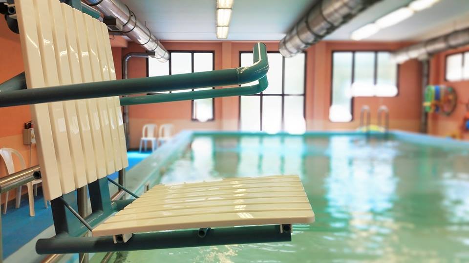 Associazione Commercianti di Corso Acqui dona 150 euro alla piscina Archimede