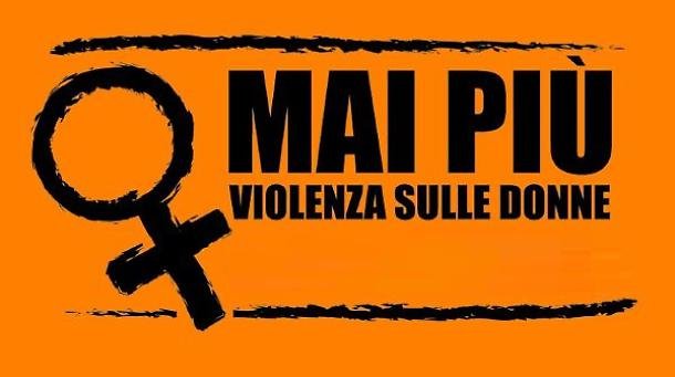 Alessandria si tinge di arancione per dire no alla violenza sulle donne