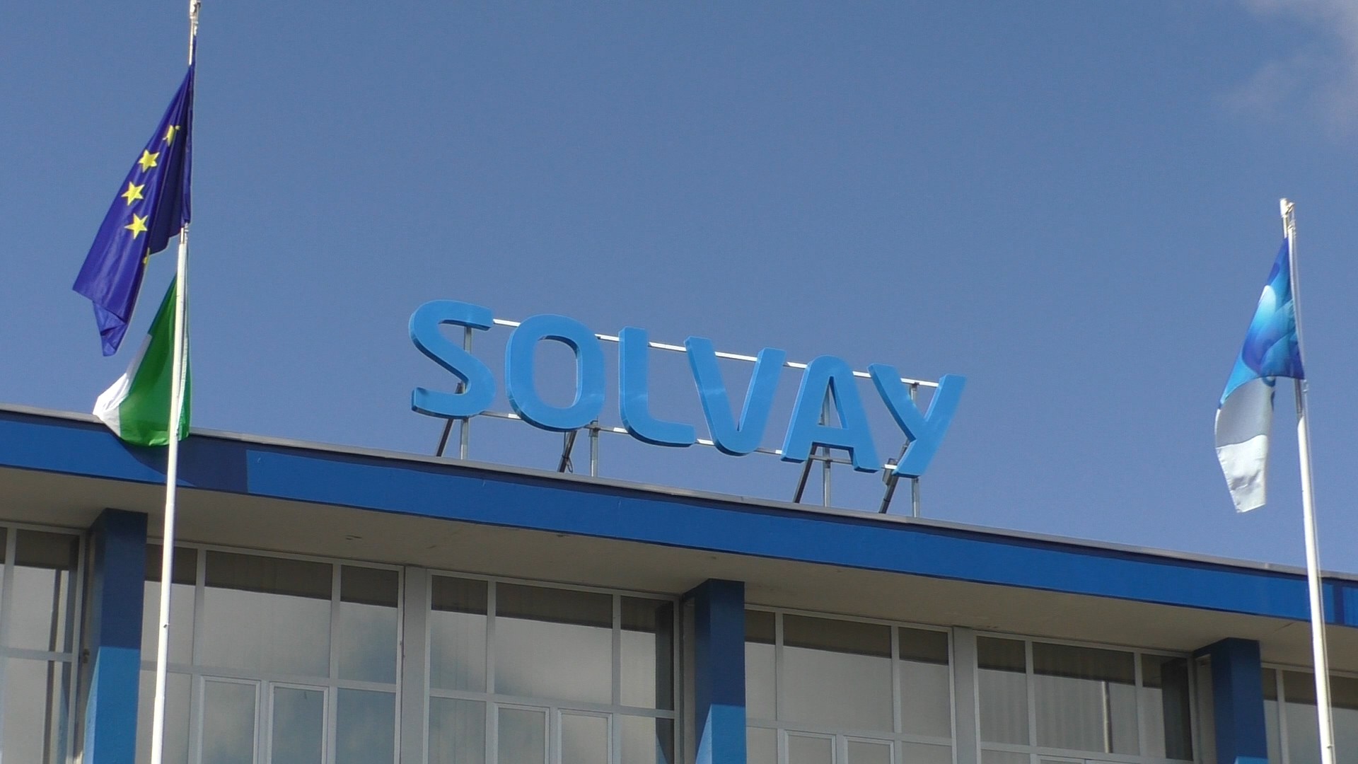 Solvay: “Potenzieremo la barriera idraulica del 25% e ridurremo le emissioni di CO2 di oltre il 90%”