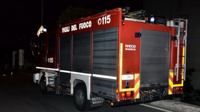 Incendio a Tagliolo Monferrato. Vigili del Fuoco al lavoro dalle 21