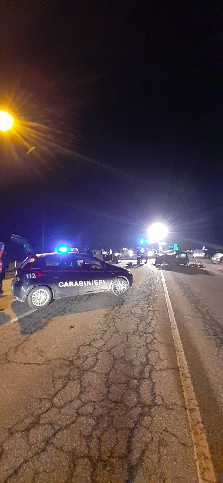 Incidente tra due auto a Ozzano: due feriti gravi e un morto