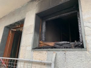Incendio in un fabbricato abbandonato ad Alessandria, gravi due persone