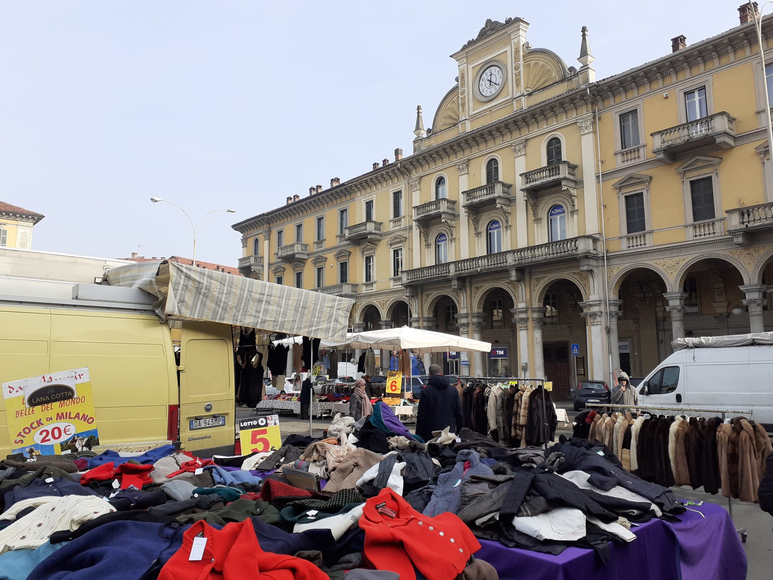 Regione Piemonte: “Bonus mercati da 13 milioni. 1500 euro agli ambulanti non alimentari”