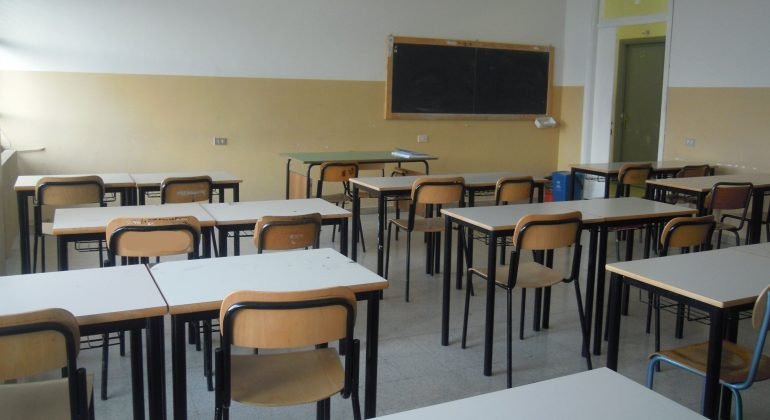 Ora è ufficiale: scuole chiuse da domani sino al 15 marzo in tutta Italia