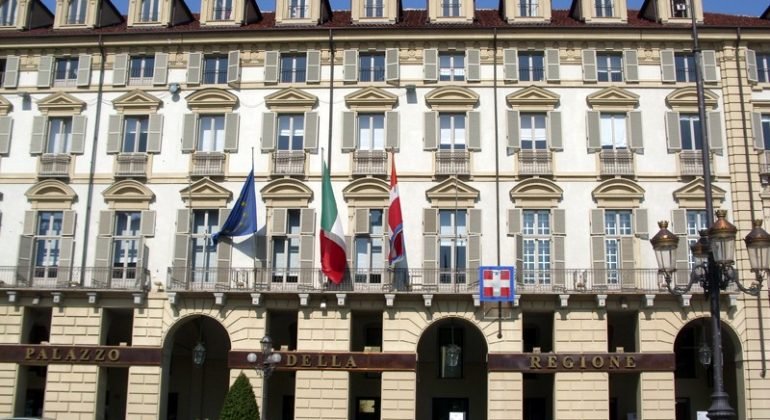 Piemontesi insoddisfatti e dubbiosi sulla gestione dei servizi pubblici: i risultati dell’indagine EQI 2021
