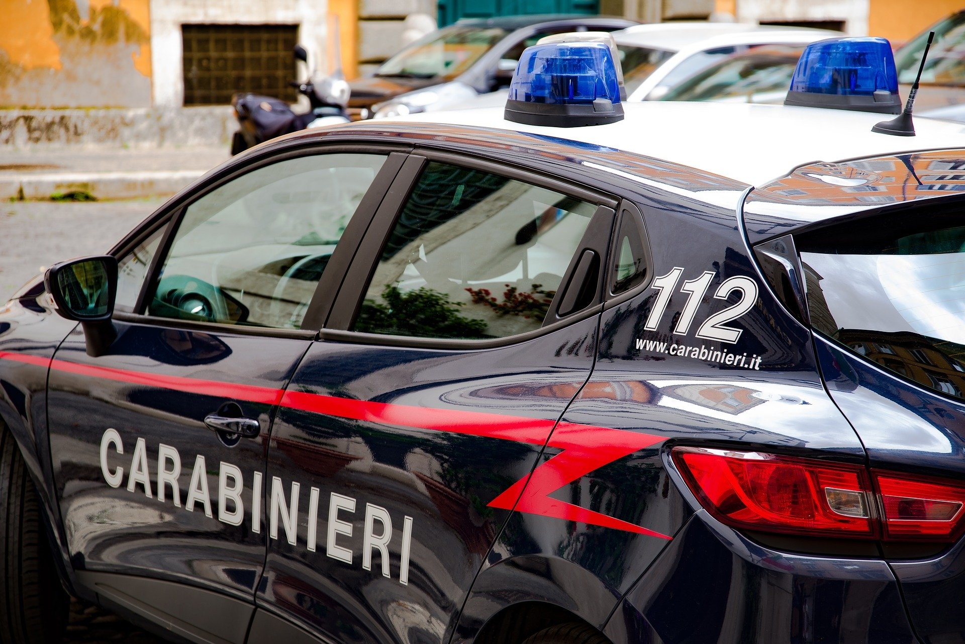 Pretende soldi non dovuti e scatena la sua ira: arrestato dai Carabinieri