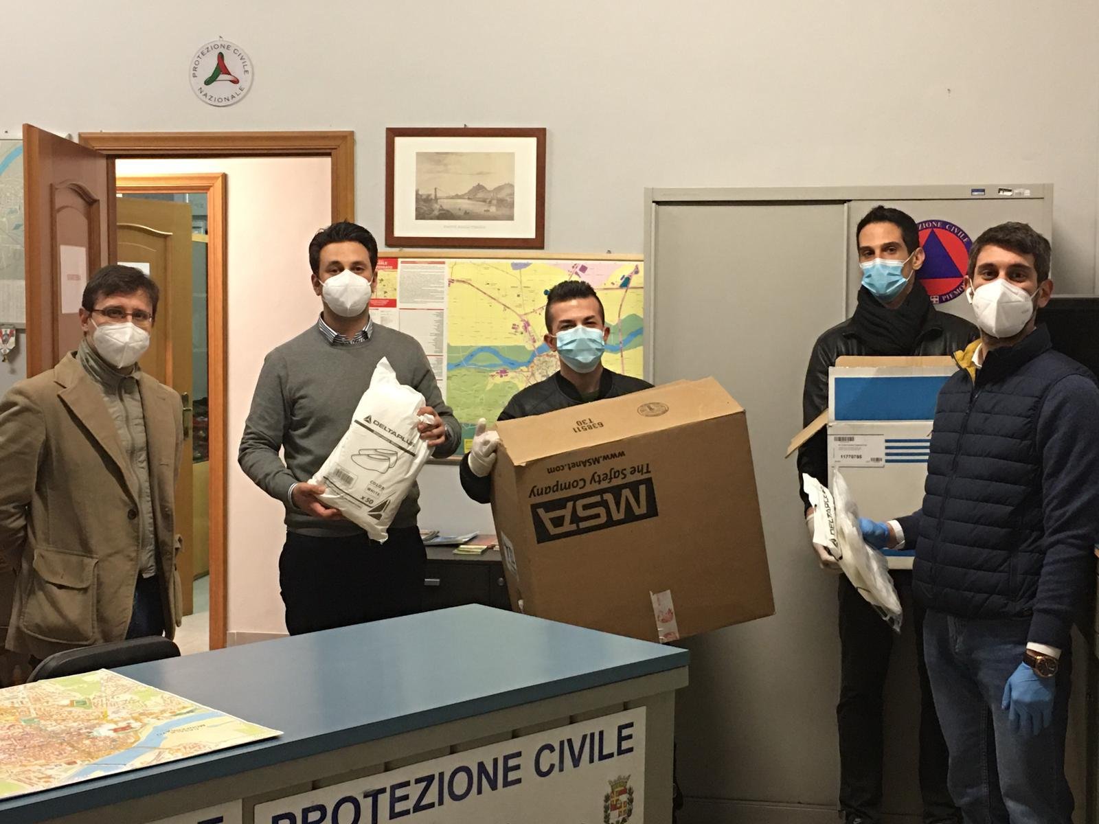 Coronavirus: consegnati camici, tute e calzari all’Ospedale di Casale