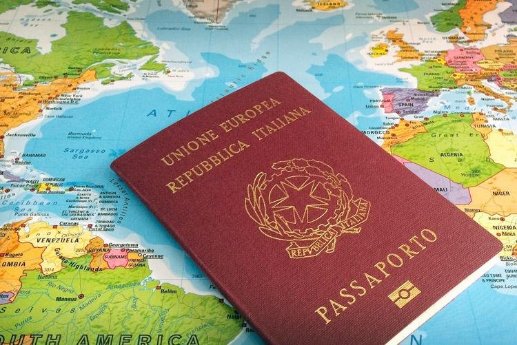 Passaporti: la Questura invita ad accedere al servizio ‘a domicilio’