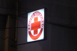 Uomo al Pronto Soccorso con tagli alla coscia e su un fianco: ferite compatibili con un incidente domestico