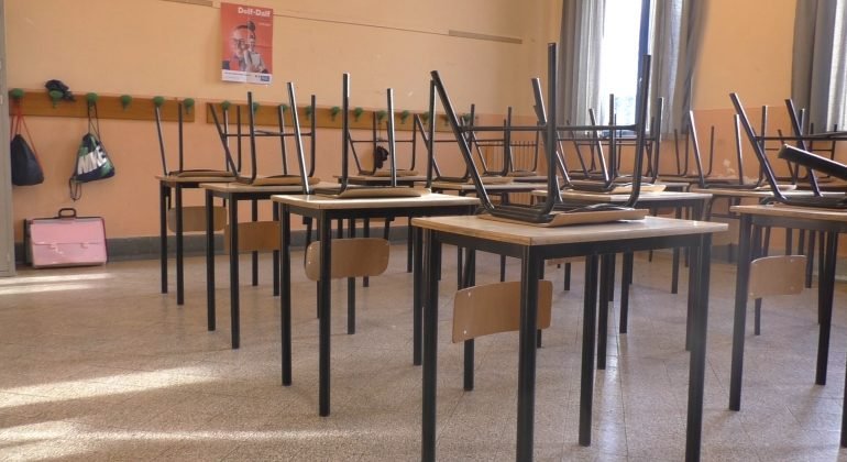 Covid a scuola: in provincia 10 classi in quarantena in più, 22 in totale. In calo i focolai