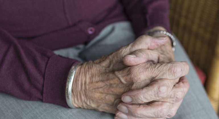 Alessandria e altri quattro Comuni italiani promuovono il coordinamento garanti dei diritti degli anziani