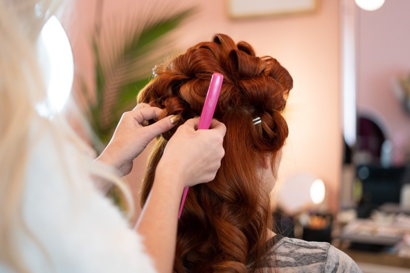 Le regole per la riapertura di parrucchieri ed estetisti prese nella Conferenza delle Regioni