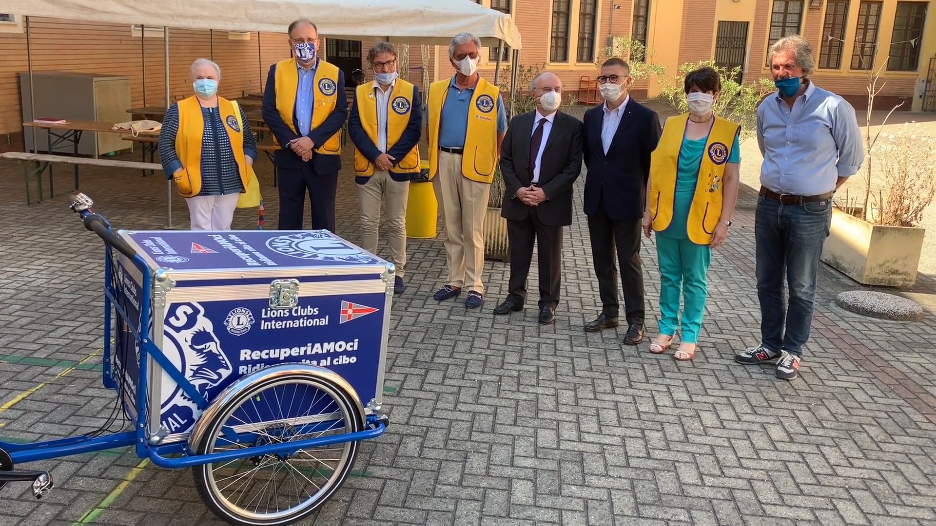 Un altro aiuto per i poveri di Alessandria: una bici-cargo che recupererà il cibo invenduto