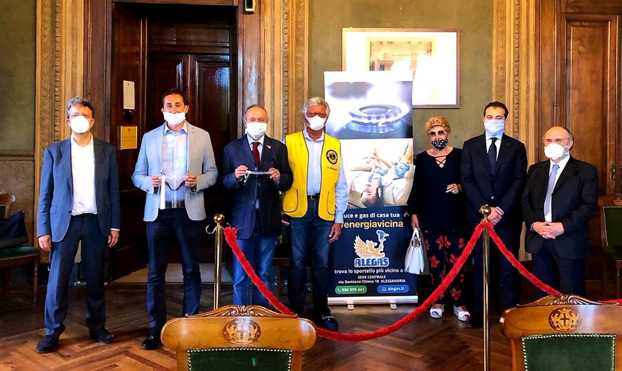Alegas e Lions donano 250 visiere alle case di riposo di Alessandria