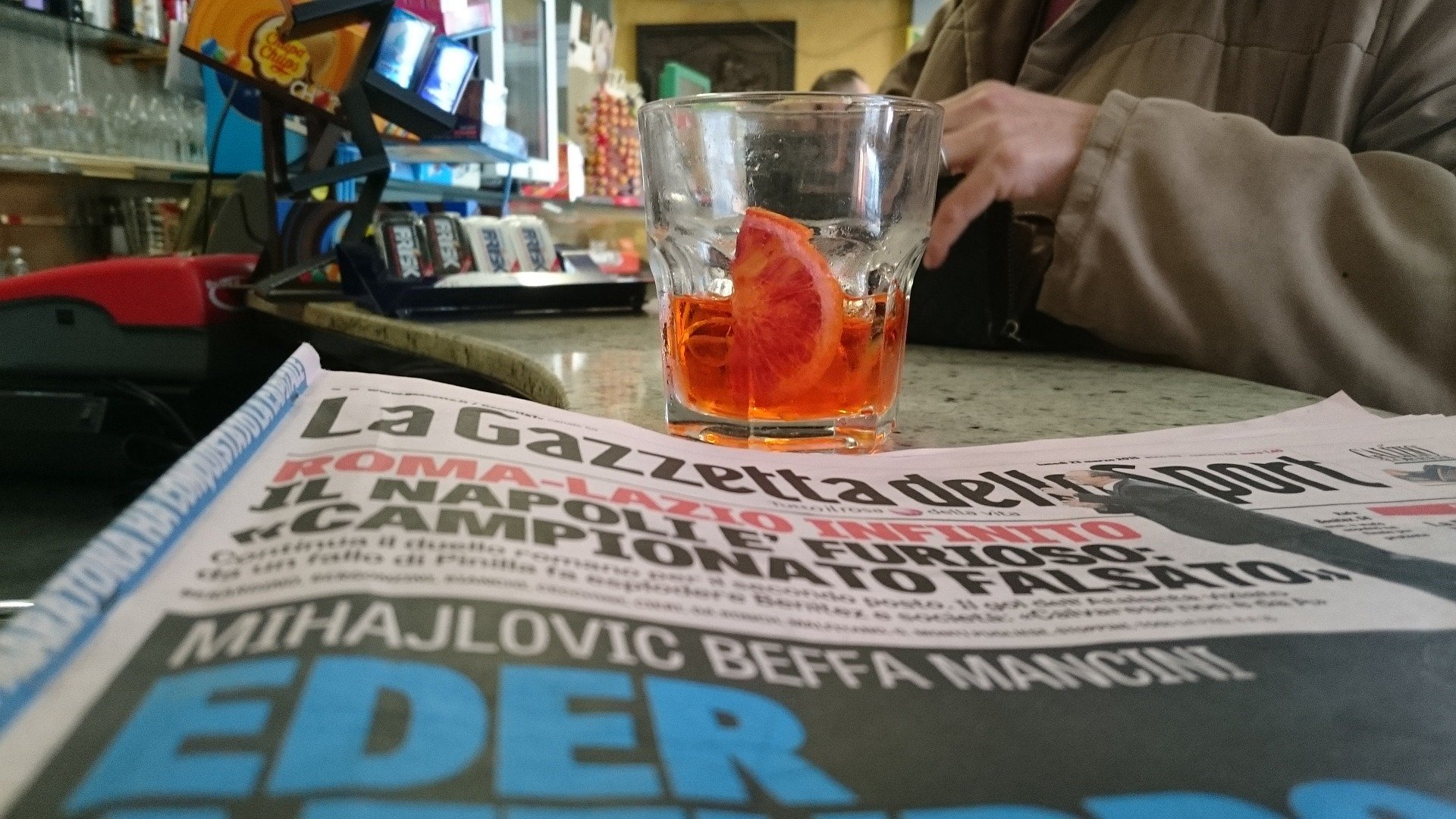 In Piemonte via libera ai giornali nei bar e al gioco a carte nei circoli