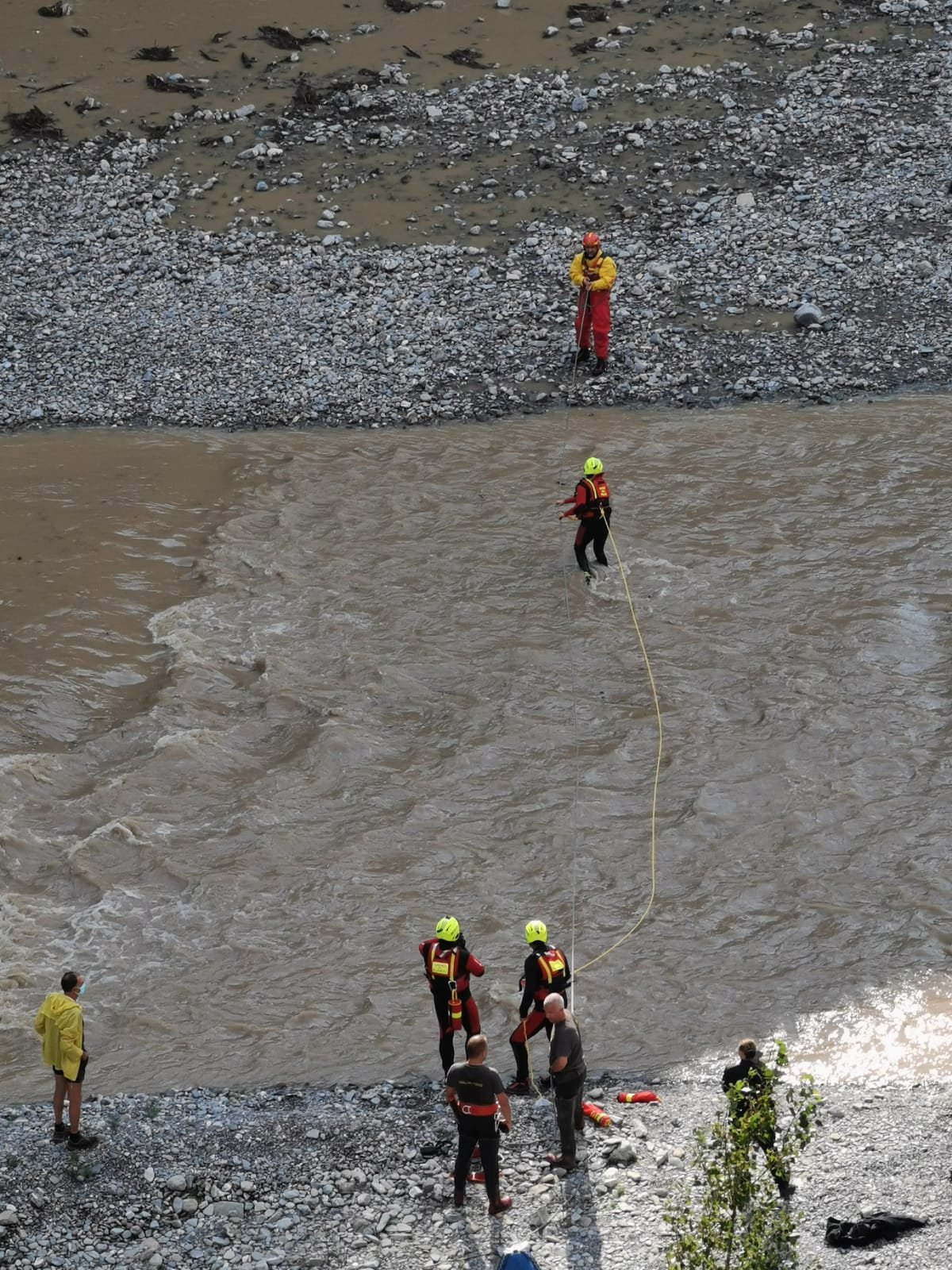 Violento temporale sul torrente Borbera: bagnanti bloccati e recuperati dai Vigili del Fuoco