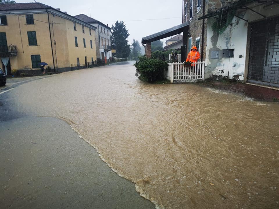 Maltempo a Borghetto Borbera, sindaco: “Quattro ore di pioggia a catinelle, fossi di scolo intasati”