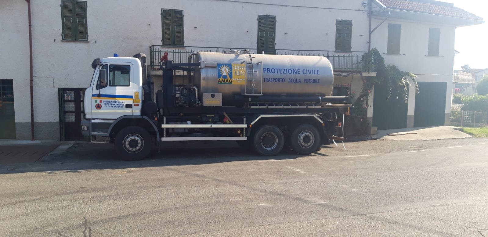 Problemi idrici a Cassinelle: arriva l’autobotte della Protezione Civile