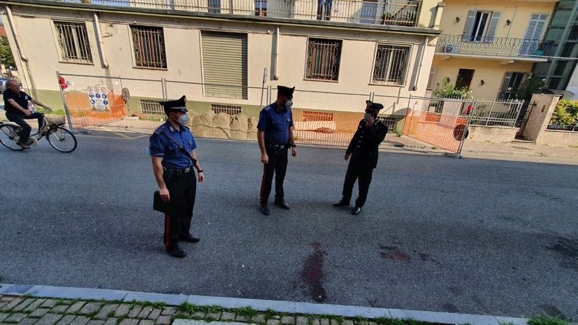 Ragazzo trovato a terra con fratture multiple in via Candiani a Casale