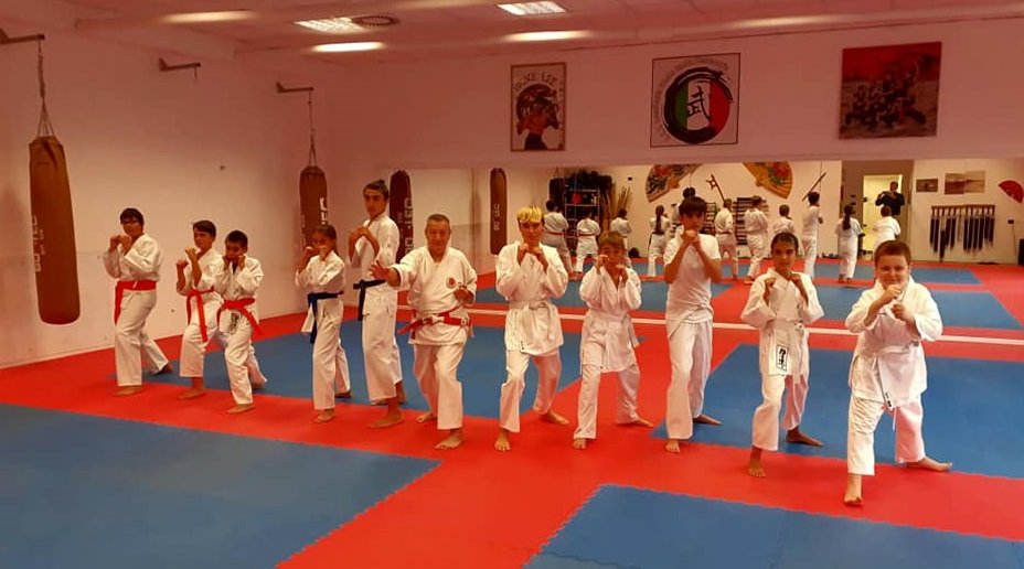 Accademia Wushu Sanda Alessandria festeggia i 50 anni di karate del maestro Sabiano Bacco