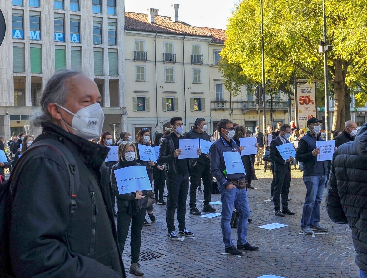 Ravetti (Pd) contro sindaco Cuttica in piazza coi commercianti: “Propaganda sterile”