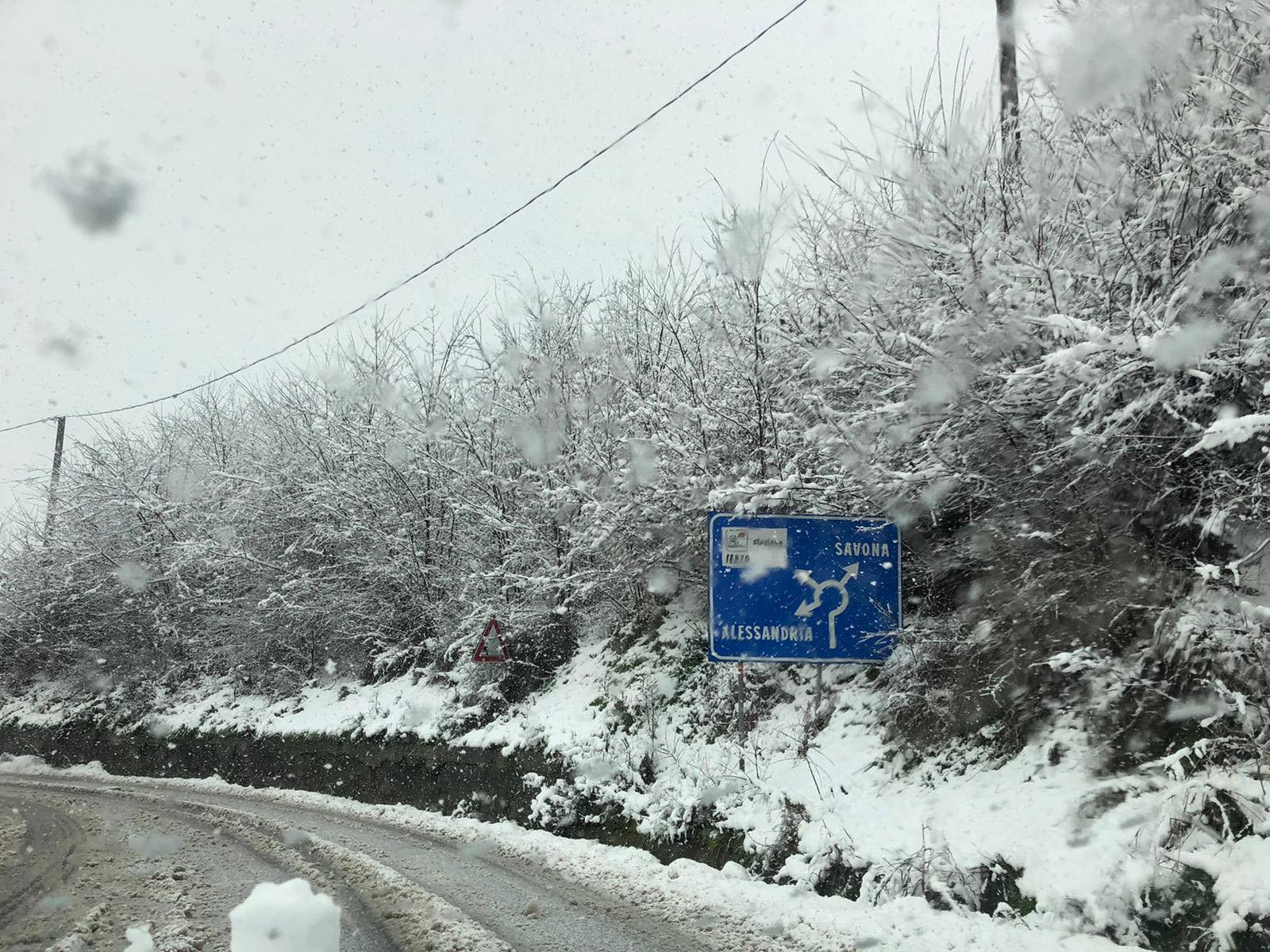 Neve, Prefettura: “A breve incontro con società di gestione autostrade ed Enel per affinare interventi”