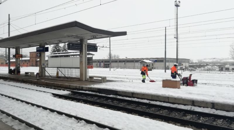 Trenitalia attiva il piano di emergenza neve: molti treni cancellati