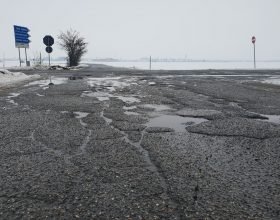 Pioggia e neve hanno deteriorato l’asfalto delle strade della provincia