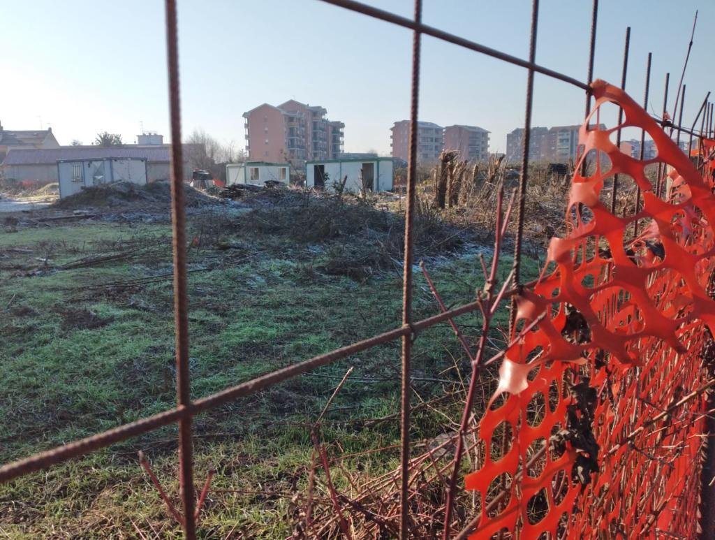 Rifiuti abbandonati al quartiere Cristo, Sciaudone: “Area finalmente ripulita”
